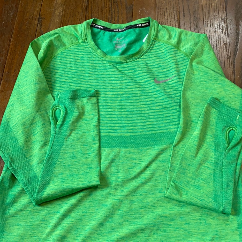 Men’s Nike shirt